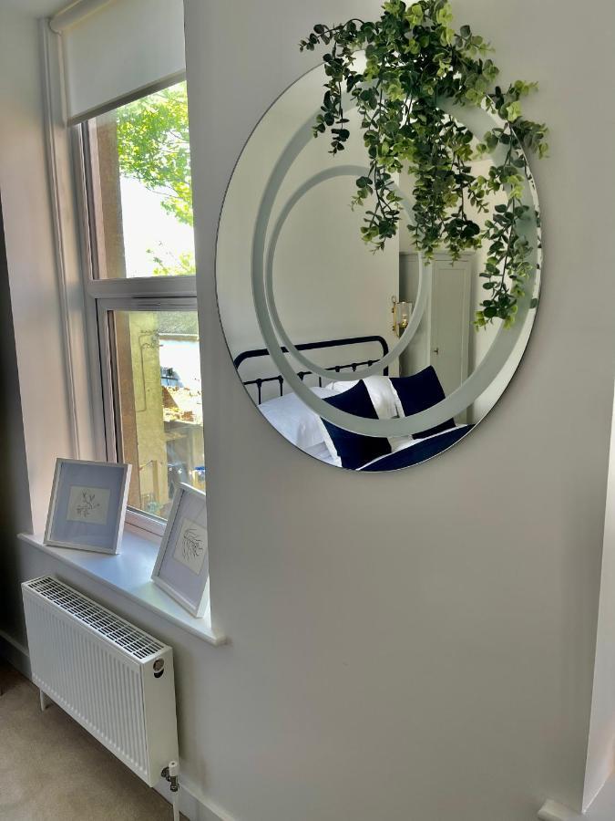 וורטינג Seaview Flat With Balcony, Spacious 2 Bedroom מראה חיצוני תמונה