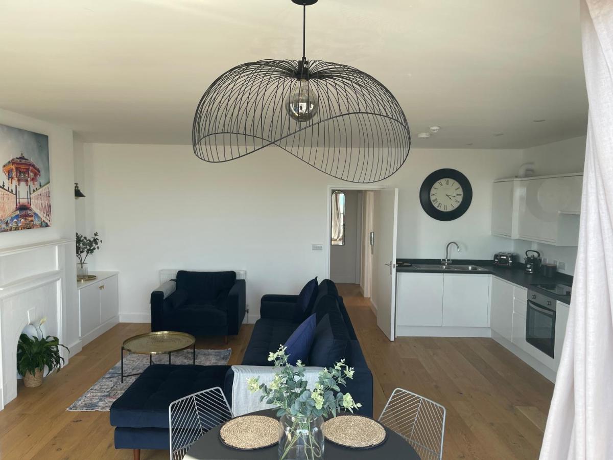 וורטינג Seaview Flat With Balcony, Spacious 2 Bedroom מראה חיצוני תמונה