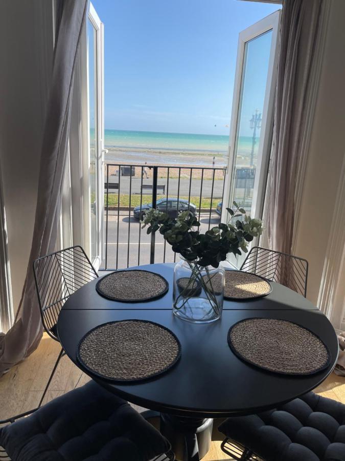 וורטינג Seaview Flat With Balcony, Spacious 2 Bedroom מראה חיצוני תמונה