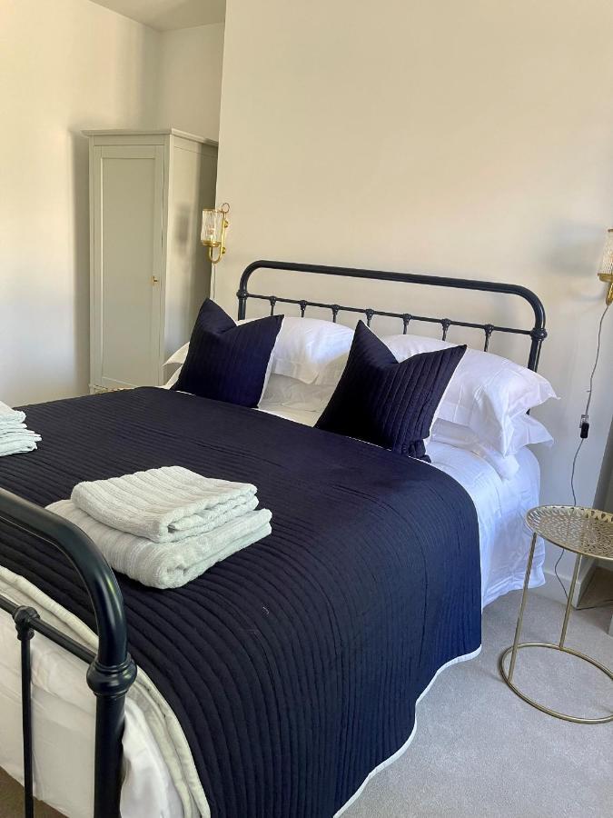 וורטינג Seaview Flat With Balcony, Spacious 2 Bedroom מראה חיצוני תמונה